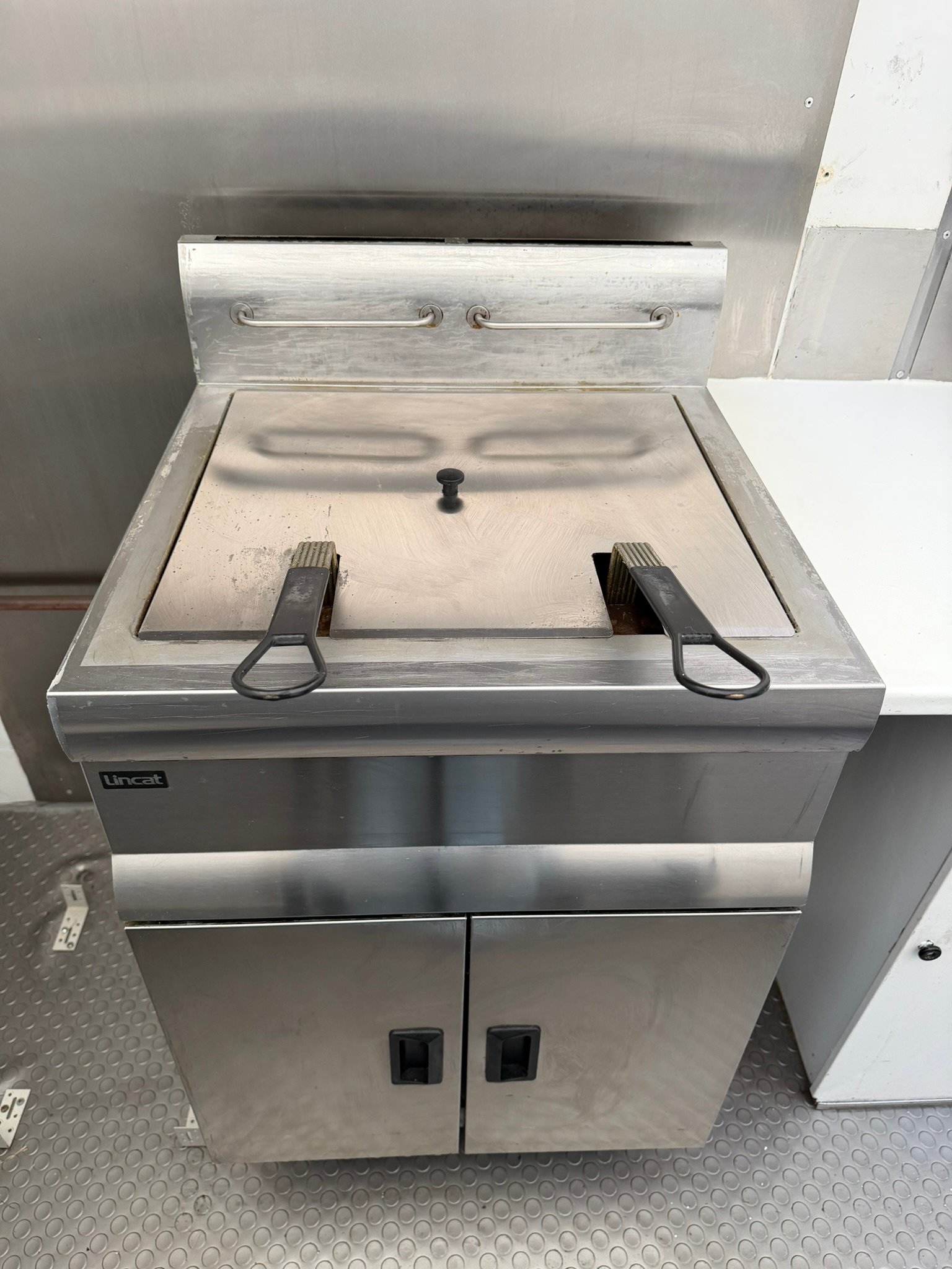 Lincat J10 Free standing LPG Fryer - Used