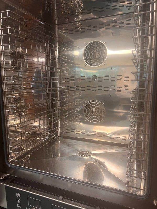 Blue Seal Turbofan 10 Grid Touch Control Combi Oven with Auto Wash EC40D10