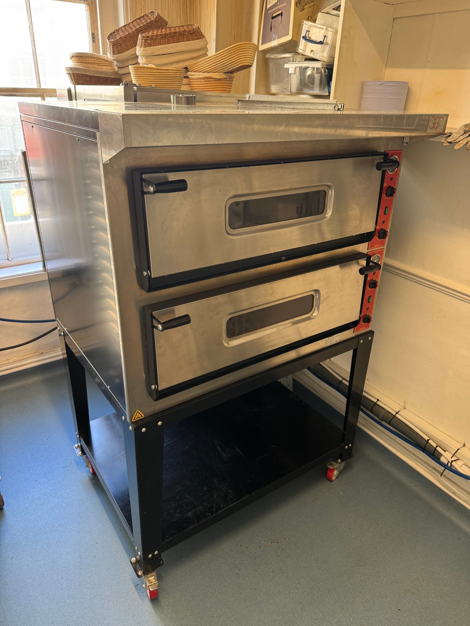 GGF T22 Twin Deck Commercial Pizza Bakery Oven 12.8kW 3 Phase + Stand 2025