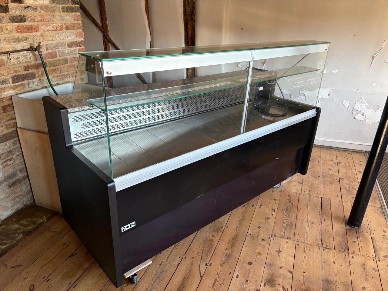 Zoin Tibet 200 Serve-Over Deli Counter, 2 m, Refrigerated (2024)