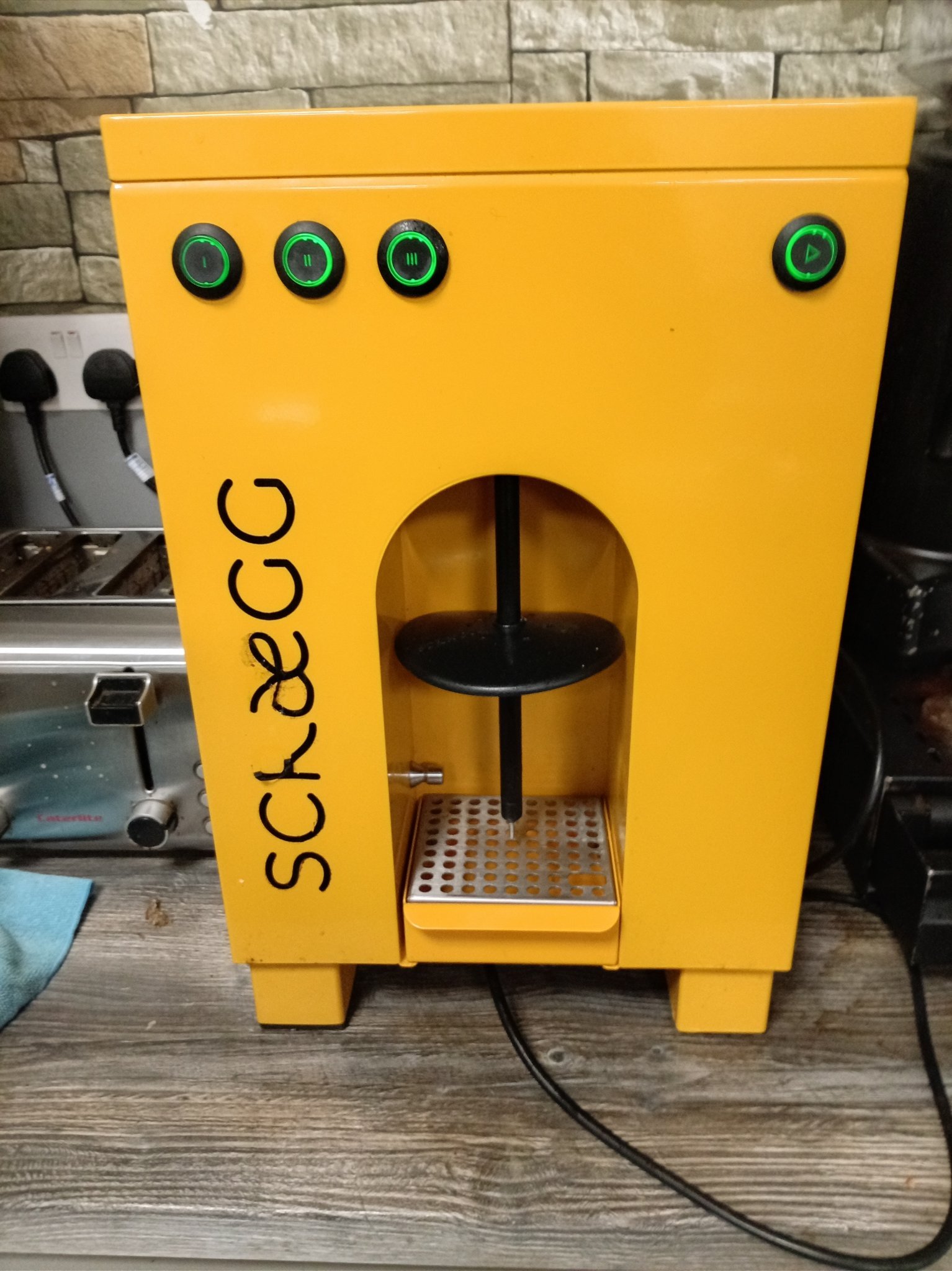 Scraegg machine